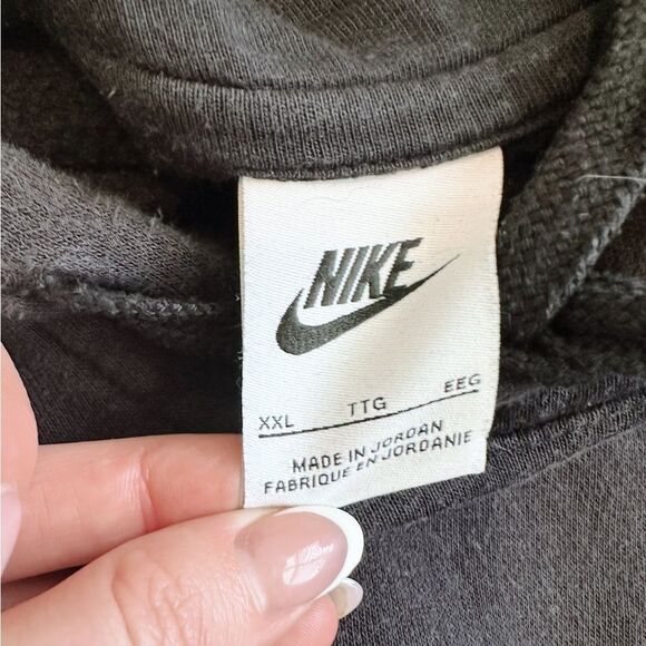 Nike Men's Black Crewneck Hoodie - Picture 2 of 3